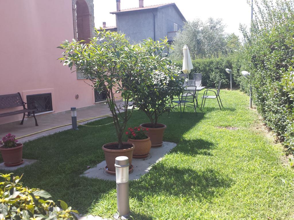 Garden B&B Arezzo Bagian luar foto